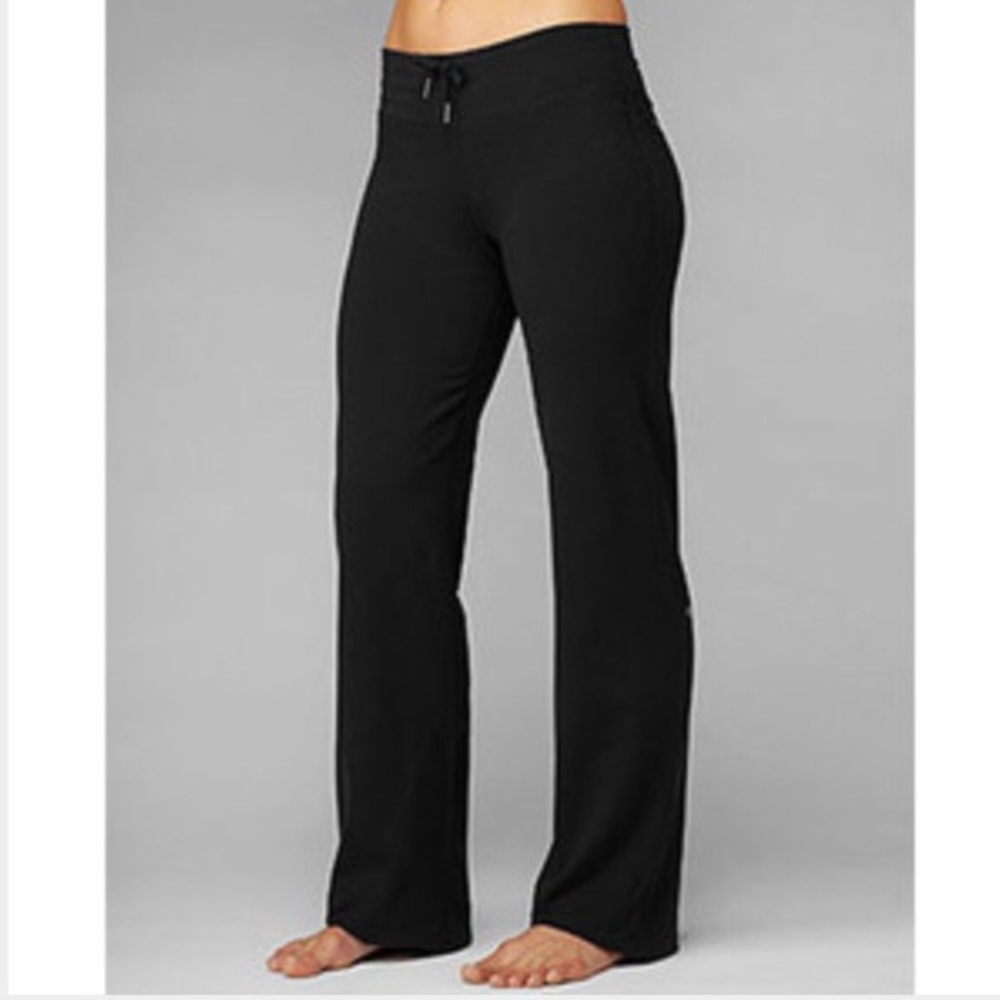 Lululemon Relaxed Fit Pant in Black